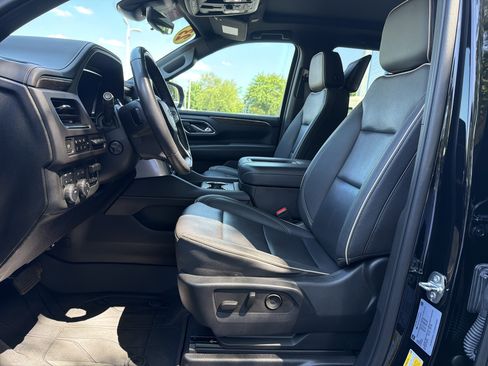Used 2023 Chevrolet Tahoe Premier w/ Advanced Technology Package AWD/4WD image 16