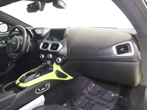 Used 2019 Aston Martin V8 Vantage Coupe RWD image 67