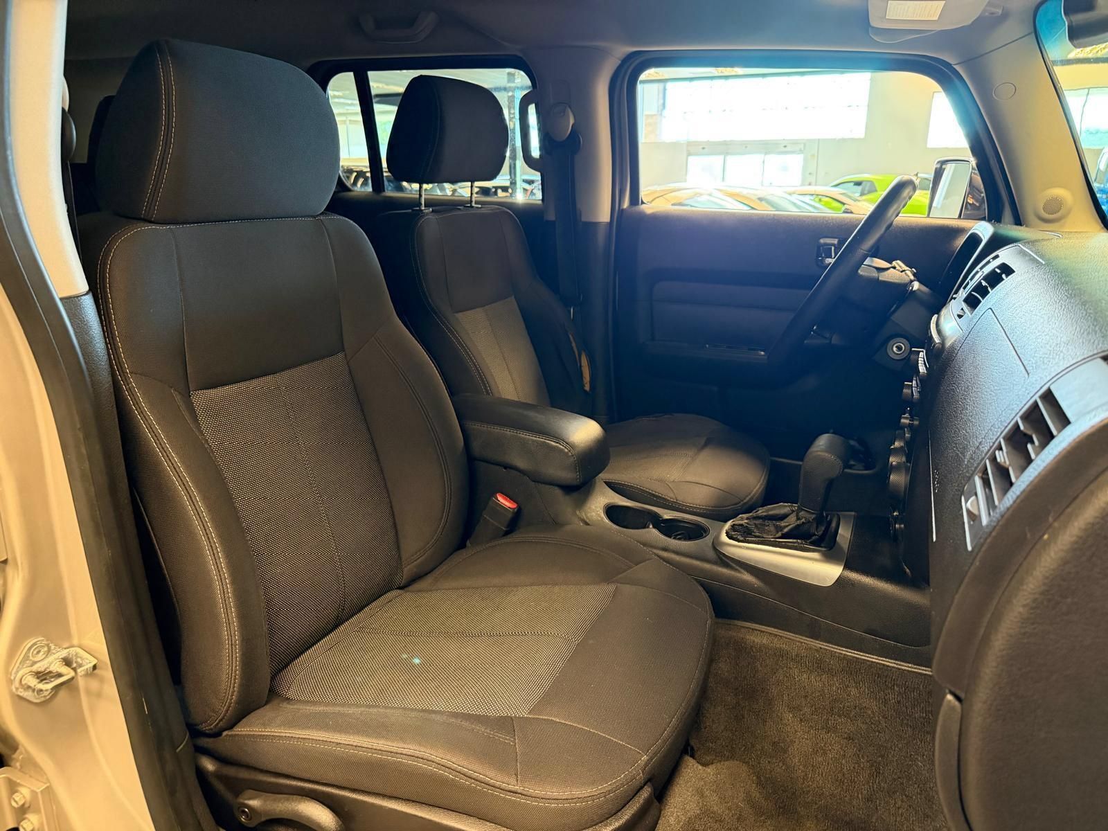 Used 2006 HUMMER H3 w/ Chrome Appearance Package AWD/4WD image 9