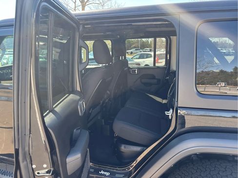 Used 2024 Jeep Wrangler Unlimited Rubicon 4xe w/ Technology Group AWD/4WD image 25