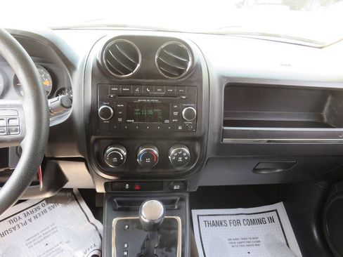 Used 2015 Jeep Patriot Sport FWD image 15