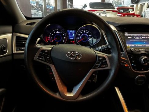 Used 2016 Hyundai Veloster image 24
