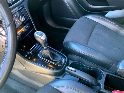 Used 2020 Buick Encore Preferred image 16