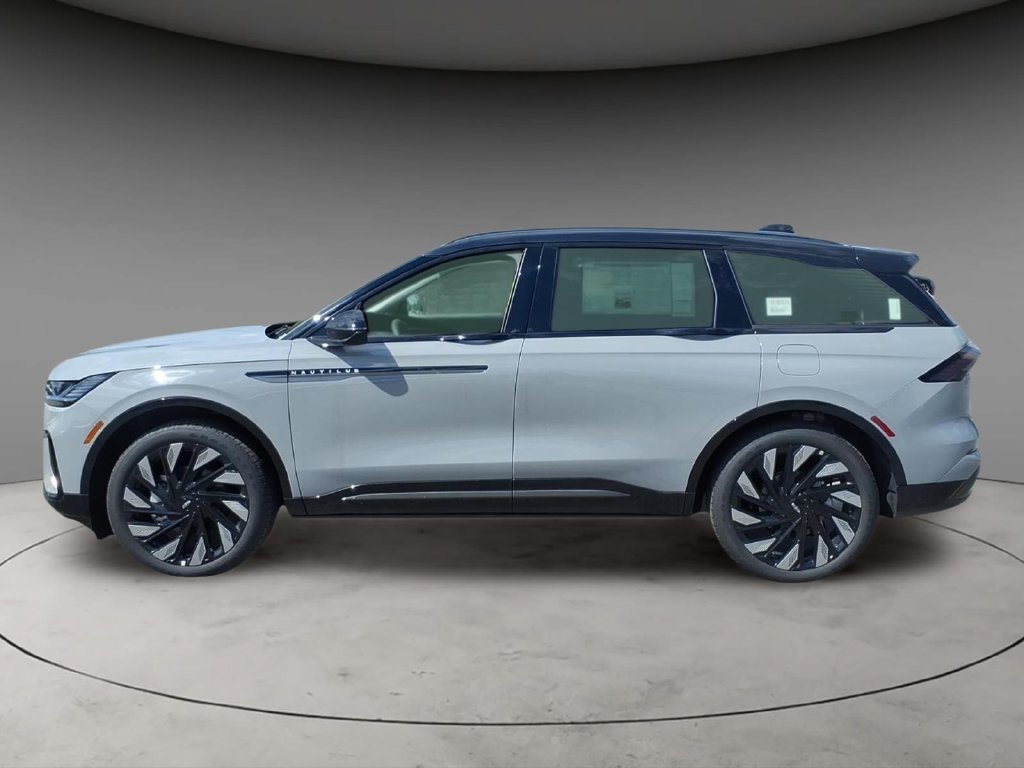 New 2026 Lincoln Nautilus Reserve w/ Jet Appearance Package AWD/4WD image 2