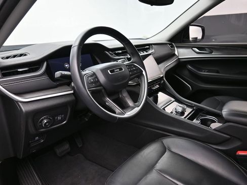 Used 2022 Jeep Grand Cherokee L Limited image 18