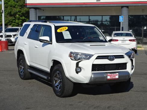 Certified 2024 Toyota 4Runner TRD Off-Road Premium w/ Moonroof Package AWD/4WD image 2