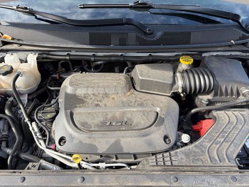 Used 2024 Chrysler Voyager LX image 35