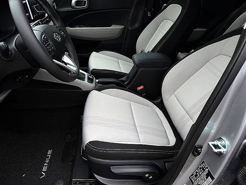New 2026 Hyundai Venue SEL FWD image 9