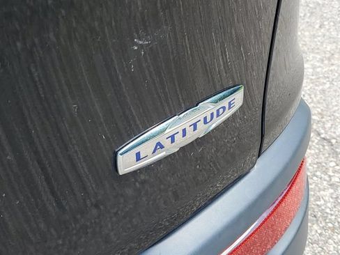 Used 2015 Jeep Cherokee Latitude AWD/4WD image 32