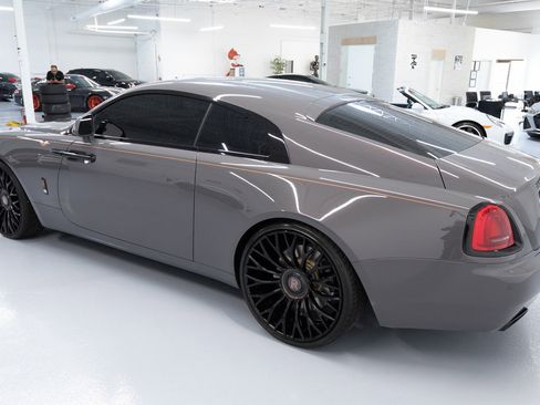 Used 2018 Rolls-Royce Wraith RWD image 4