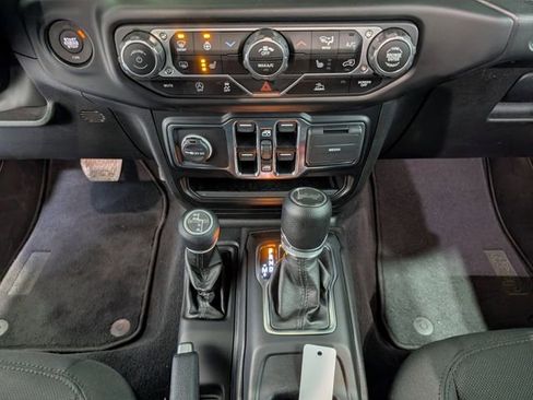 Used 2022 Jeep Wrangler Unlimited Sport image 20