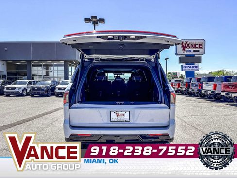 New 2026 Lincoln Navigator L Reserve AWD/4WD image 13