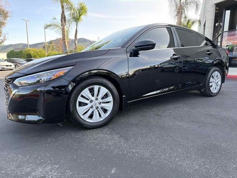 Used 2025 Nissan Sentra S image 11