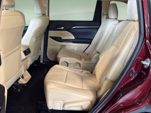 Used 2014 Toyota Highlander Limited AWD/4WD image 15