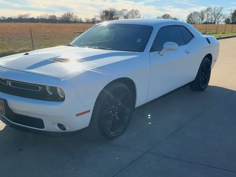 Used 2021 Dodge Challenger SXT w/ Plus Package image 5