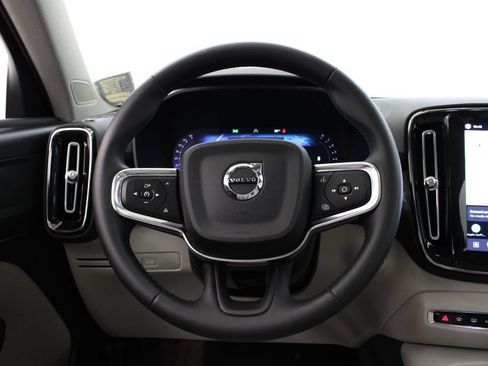 Used 2024 Volvo XC40 B5 Plus w/ Protection Package Premier AWD/4WD image 24