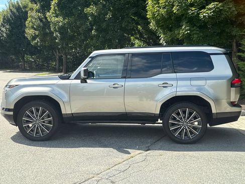 Used 2024 Lexus GX 550 w/ Accessory Package (Z1) AWD/4WD image 6