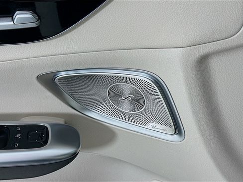 Used 2025 Mercedes-Benz C 300 Sedan image 20