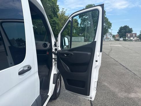 Used 2019 Mercedes-Benz Sprinter 170 image 19