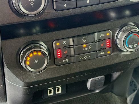 Used 2019 Ford F150 XLT w/ Equipment Group 302A Luxury AWD/4WD image 39