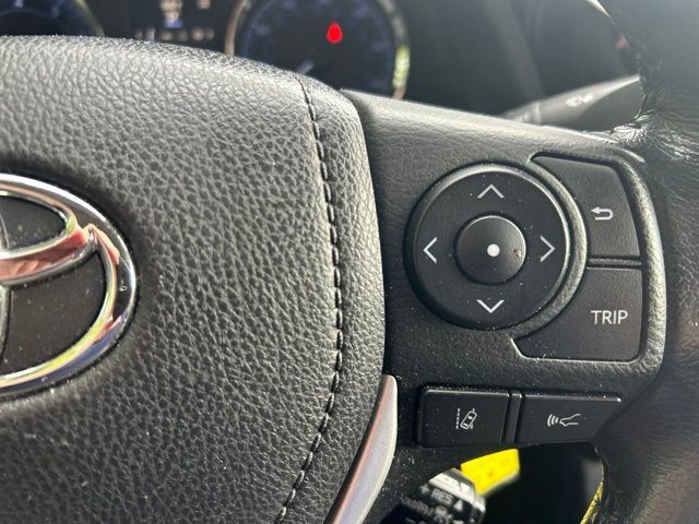 Used 2019 Toyota Corolla SE FWD image 17