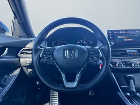 Used 2018 Honda Accord Sport image 11