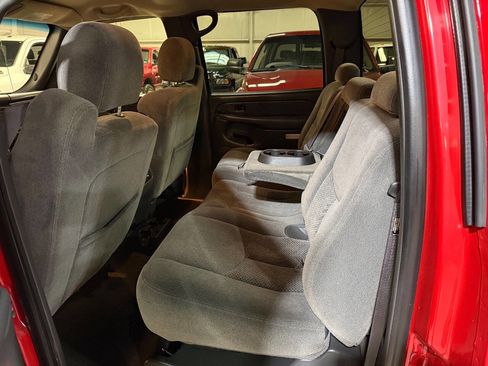 Used 2006 Chevrolet Silverado 3500 LT w/ Heavy-Duty Power Package image 4