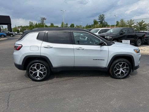 Certified 2024 Jeep Compass Limited AWD/4WD image 2