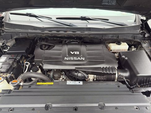 Used 2017 Nissan Titan SV image 33