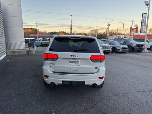 Used 2017 Jeep Grand Cherokee Overland image 4