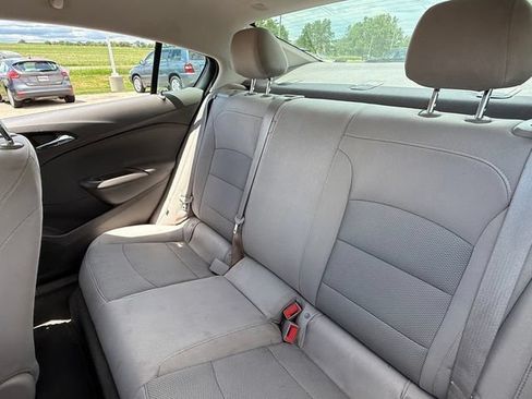 Used 2018 Chevrolet Cruze LS FWD image 21