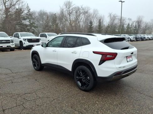 Used 2025 Chevrolet Trax ACTIV w/ Driver Confidence Package image 6