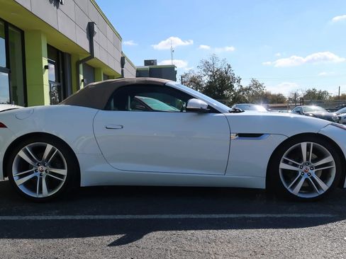 Used 2017 Jaguar F-TYPE Convertible image 8