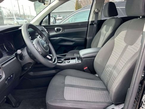 Used 2023 Kia Sorento LX image 14