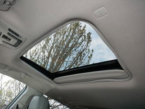 Certified 2024 Toyota Sienna XLE FWD image 31