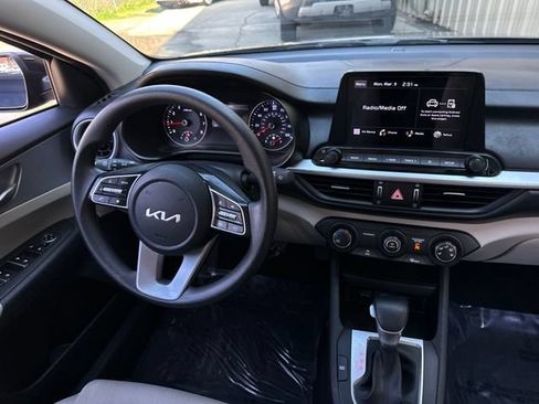 Used 2023 Kia Forte LXS w/ LXS Technology Package FWD image 15