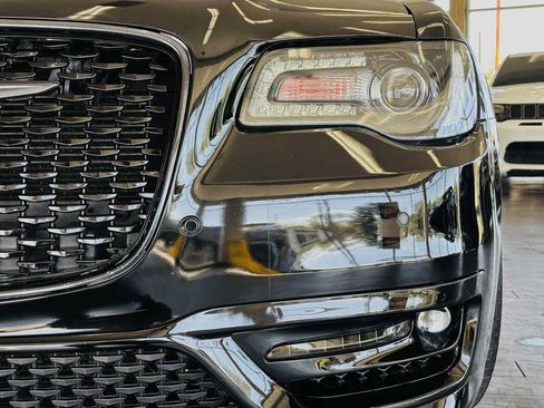 Used 2022 Chrysler 300 S RWD image 3