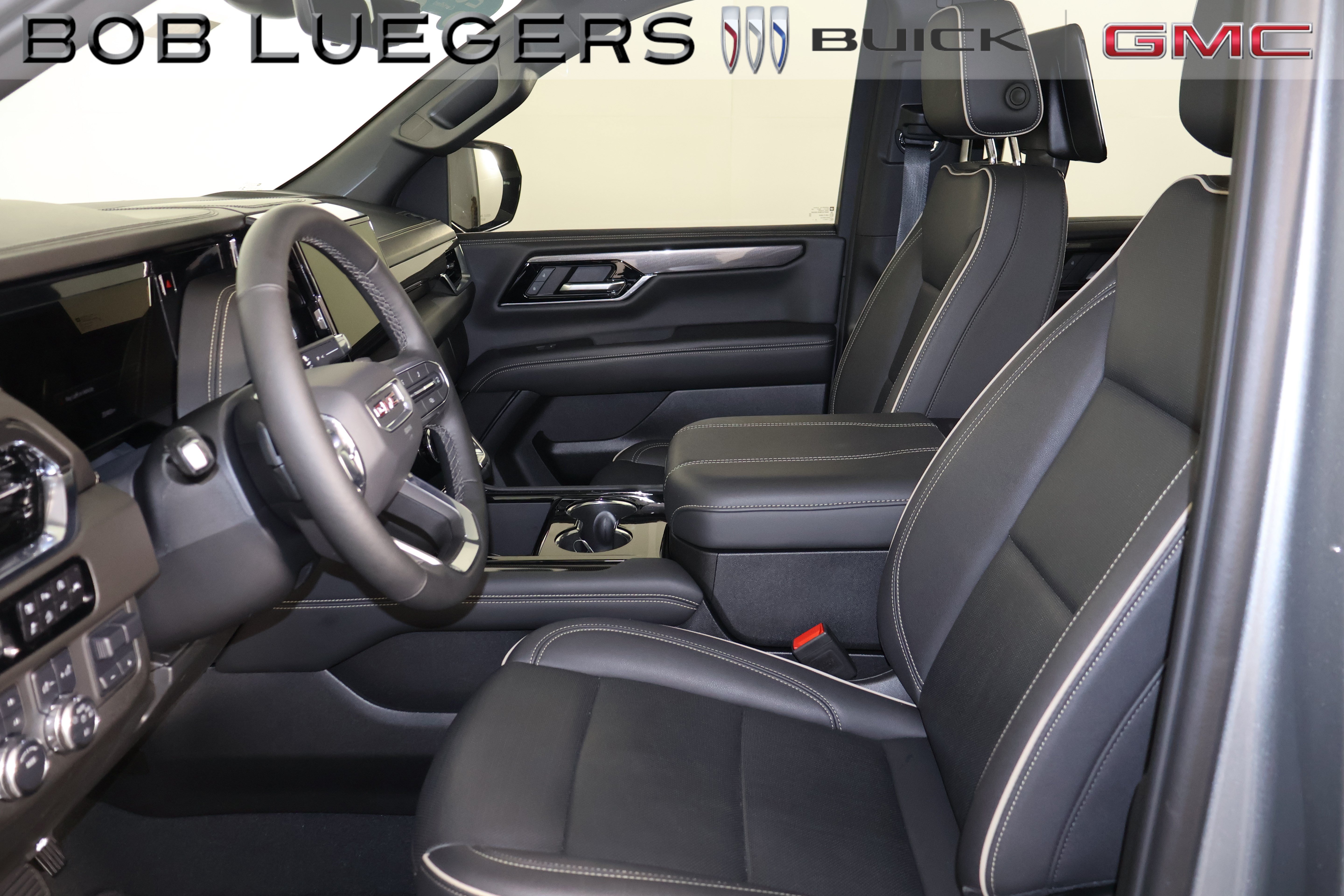 Certified 2025 GMC Yukon XL Elevation w/ Elevation Premium Package AWD/4WD image 8