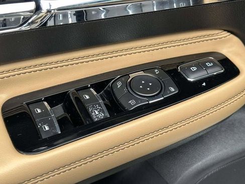 Used 2021 Lincoln Corsair Reserve w/ Equipment Group 201A image 23