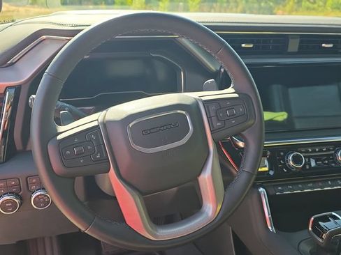 Used 2024 GMC Sierra 1500 Denali w/ Denali Reserve Package AWD/4WD image 16