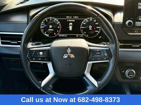 Used 2024 Mitsubishi Outlander SE Black Edition image 14