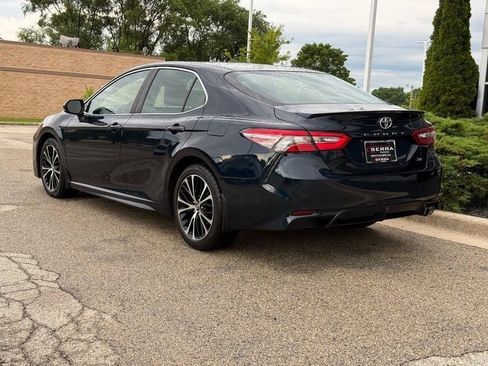 Used 2018 Toyota Camry SE FWD image 5