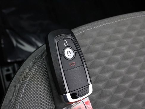 Used 2020 Ford Escape SE image 31