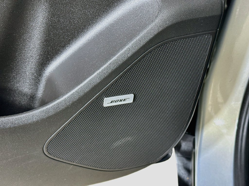 Used 2022 Chevrolet Bolt EUV Premier w/ Sun & Sound Package FWD image 21