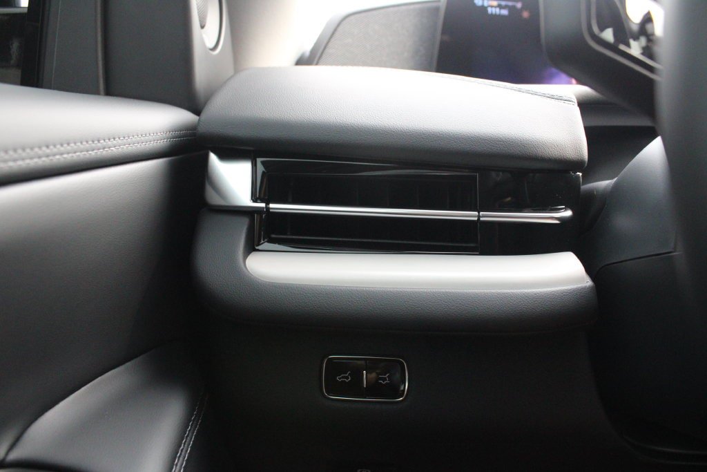 New 2027 Lincoln Navigator Reserve AWD/4WD image 8