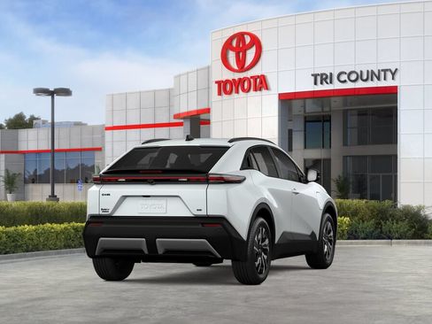 New 2026 Toyota C-HR AWD/4WD image 9