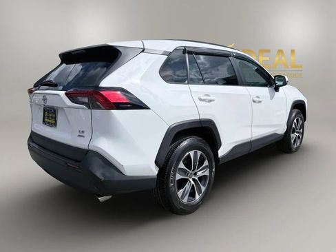 Used 2019 Toyota RAV4 LE w/ All Weather Liner Package AWD/4WD image 7