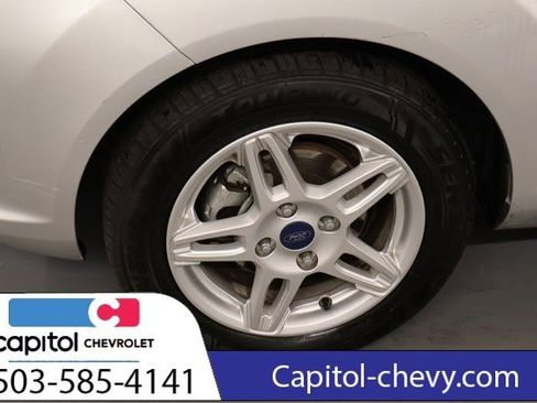 Used 2017 Ford Fiesta SE image 9