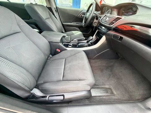 Used 2017 Honda Accord LX image 38