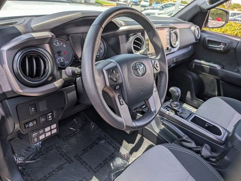 Used 2020 Toyota Tacoma TRD Sport w/ Technology Package RWD image 10
